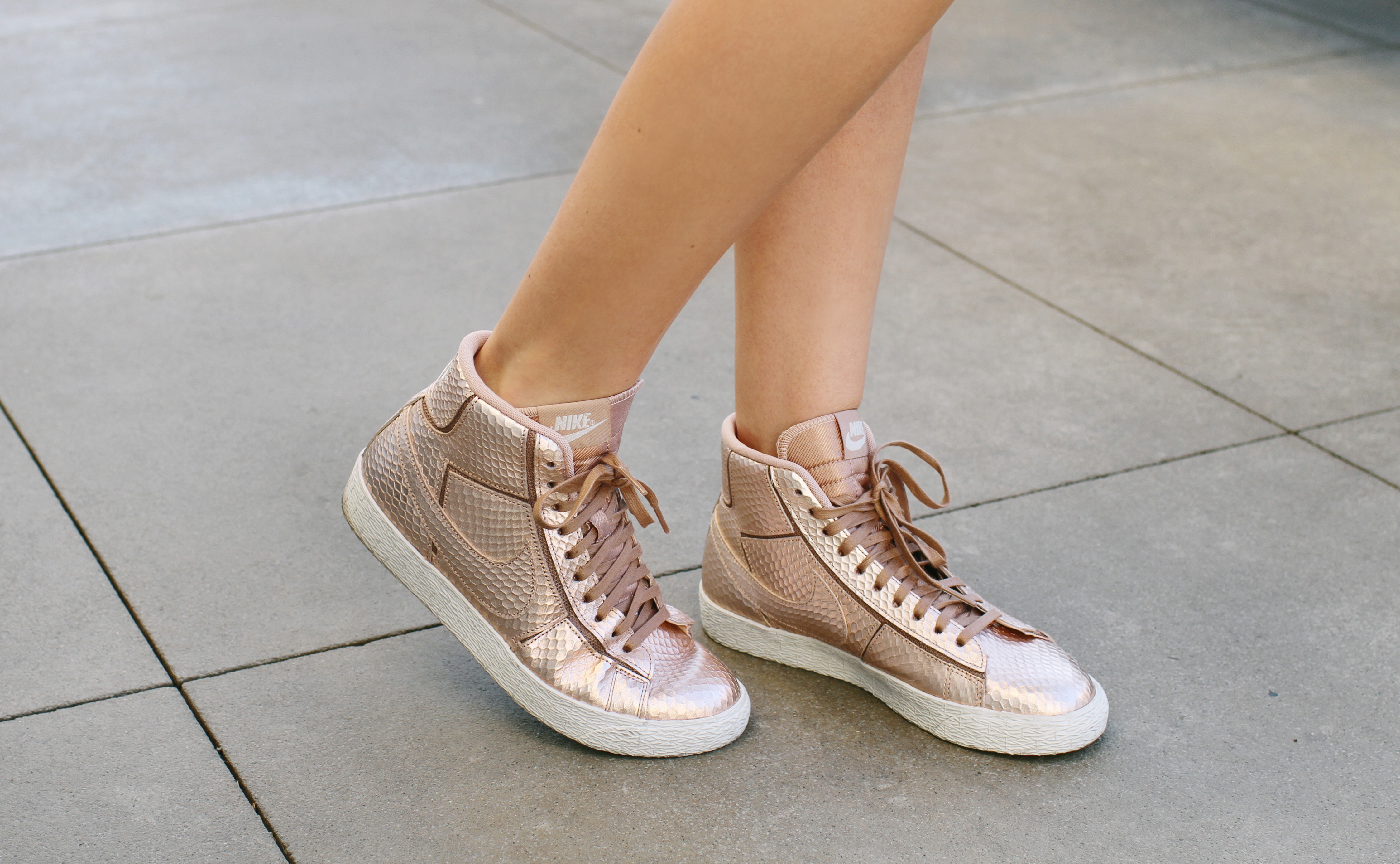 nike blazer rose gold