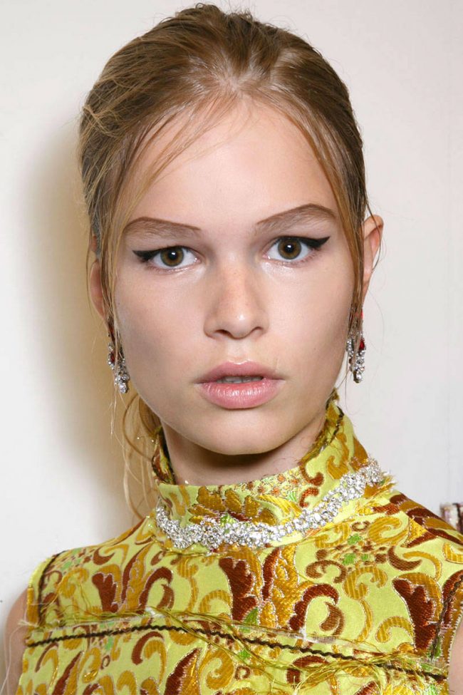 hbz-beauty-ss2015-trends-black-liner-Prada-bks-A-RS15-7536-lg