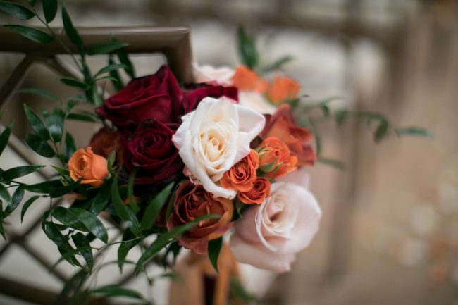 modern-wedding-flowers-blush-red-orange