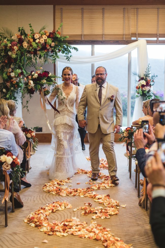 the-fashion-fuse-bride-luxury-hotel-tropical-wedding