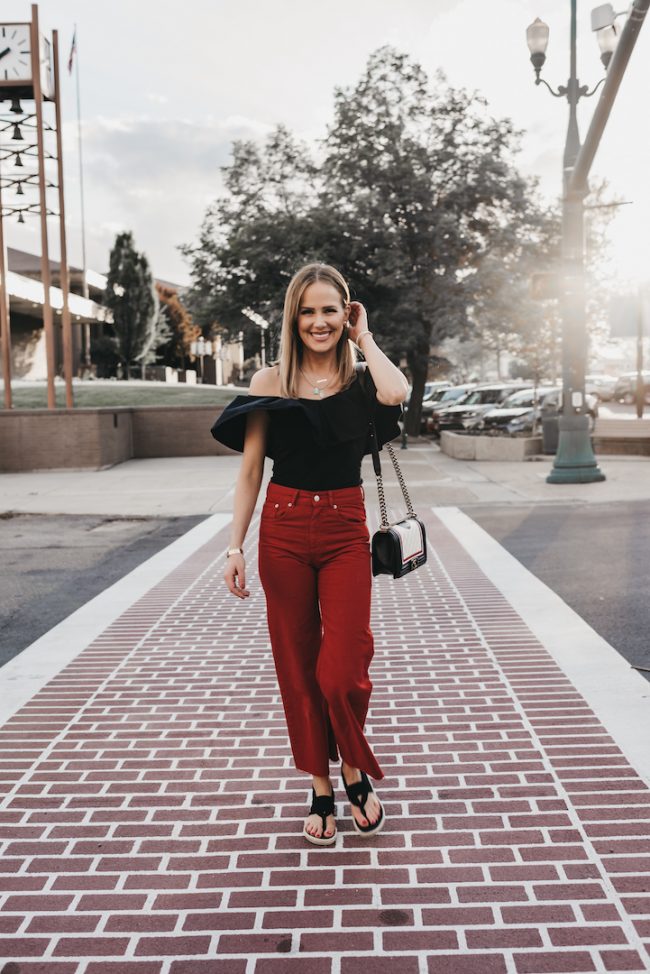 Venus Flares / Mars Bar  Hslot outfit ideas, Red jeans outfit, Fashion  inspo outfits