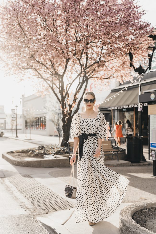 fashion-street-style-shot-spring-2020-flowers