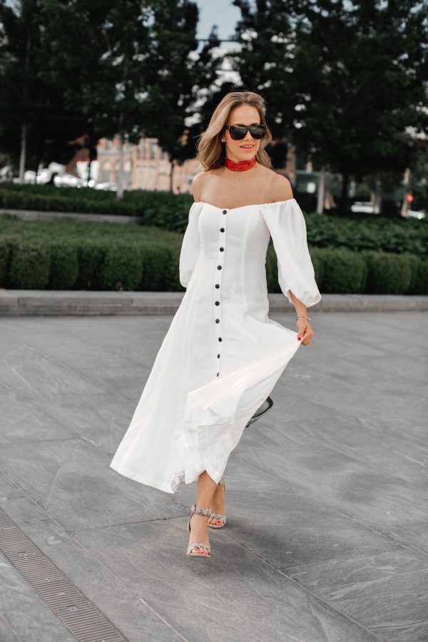 The hottest dress trend of 2018 worn two ways • The Fashion Fuse